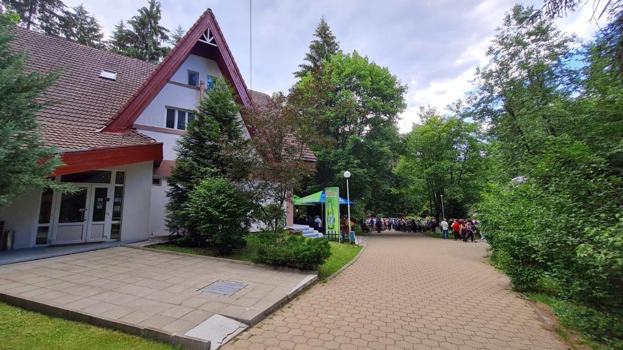 Pensiunea Happy Inn Vatra Dornei Exterior photo